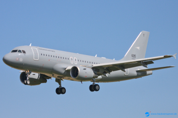 Airbus A319   Hungarian Airforce.jpg (3/25)